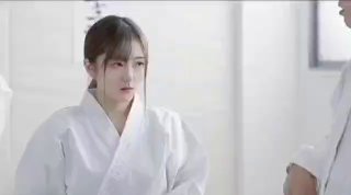 【真实乱伦】哄骗小姨子来吃饭各种姿势干她小嫩B